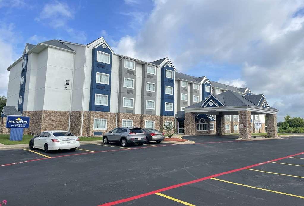 Microtel Inn & Suites By Wyndham Боузър Сити Екстериор снимка