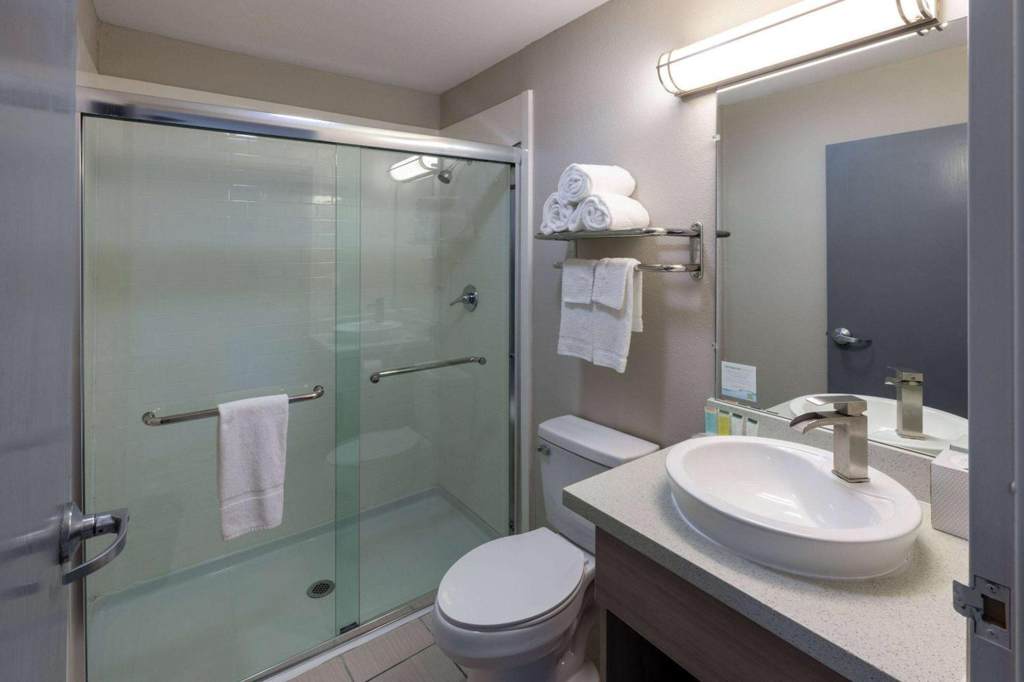 Microtel Inn & Suites By Wyndham Боузър Сити Екстериор снимка